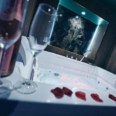 Le Petit Sensual Bali Option 300m Place Stanislas * Nancy