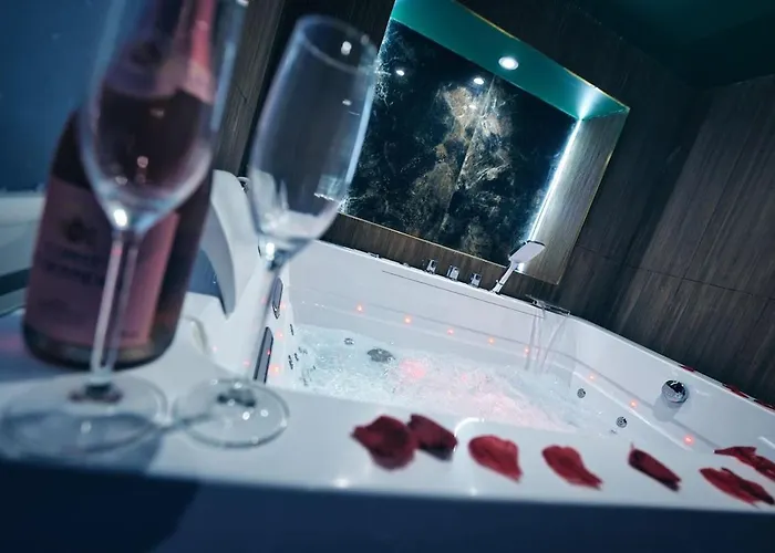 Le Petit Sensual Bali Option 300m Place Stanislas * Nancy